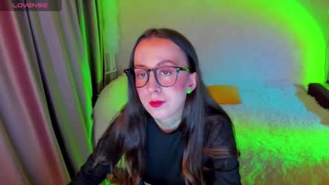 Stephanie online show from 02.11.26