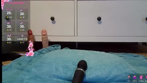 Snapshot of harddom95 chatting on 09.17.25 hardom online show from 09.17.25