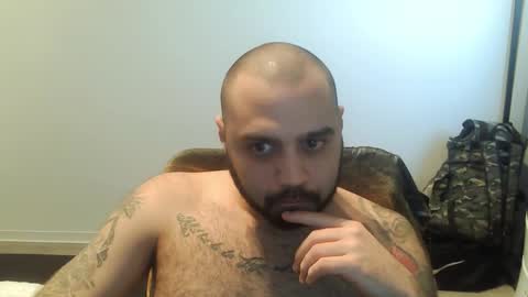 Snapshot of hardschwan chatting on 02.19.26 hardschwan online show from 02.19.26