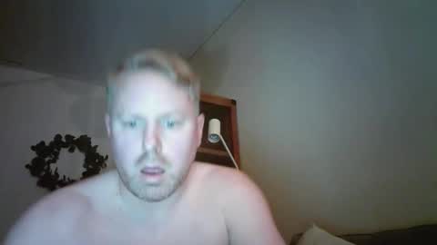 Snapshot of hardswedishboy chatting on 03.30.26 hardswedishboy online show from 03.30.26