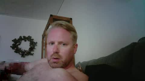 Snapshot of hardswedishboy chatting on 05.03.26 hardswedishboy online show from 05.03.26
