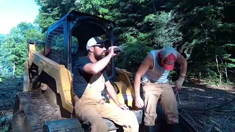 Snapshot of hardworkertn chatting on 09.11.25 hardworkertn online show from 09.11.25