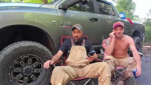 Snapshot of hardworkertn chatting on 10.11.25 hardworkertn online show from 10.11.25