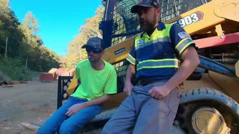 Snapshot of hardworkertn chatting on 10.15.25 hardworkertn online show from 10.15.25