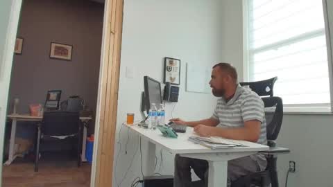 Snapshot of hardworkertn chatting on 11.18.25 hardworkertn online show from 11.18.25