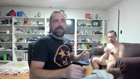 Snapshot of hardworkertn chatting on 11.25.25 hardworkertn online show from 11.25.25