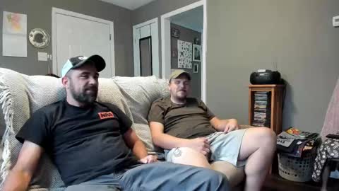 Snapshot of hardworkertn chatting on 12.21.25 hardworkertn online show from 12.21.25