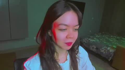 Snapshot of haribo_asmr chatting on 01.11.25 Miss Hari online show from 01.11.25