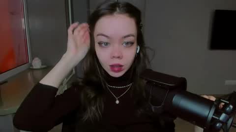 Snapshot of haribo_asmr chatting on 02.19.25 Miss Hari online show from 02.19.25