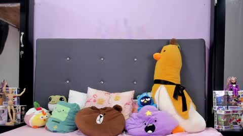 Snapshot of harmonyy_hill chatting on 03.11.25 Harmony Hill online show from 03.11.25