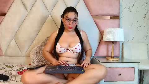 Snapshot of harper_morgan chatting on 07.24.26 harper online show from 07.24.26