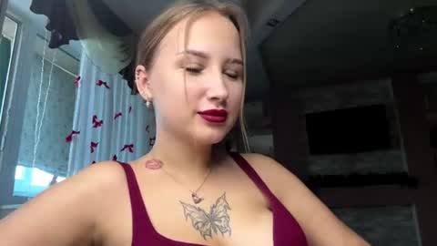 Snapshot of harriettewitkowsky chatting on 07.28.26 Elis online show from 07.28.26