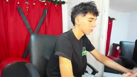 Snapshot of harry_latinboy chatting on 12.15.24 Harry online show from 12.15.24