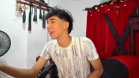 Snapshot of harry_latinboy chatting on 12.17.24 Harry online show from 12.17.24