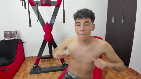 Snapshot of harry_latinboy chatting on 01.06.25 Harry online show from 01.06.25