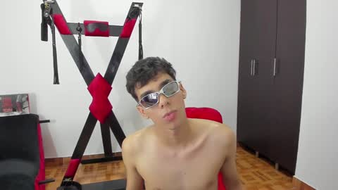 Snapshot of harry_latinboy chatting on 01.09.25 Harry online show from 01.09.25