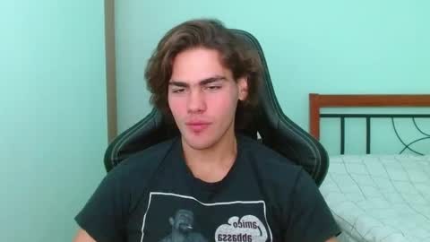 Snapshot of harryking1 chatting on 10.31.25 harryking1 online show from 10.31.25