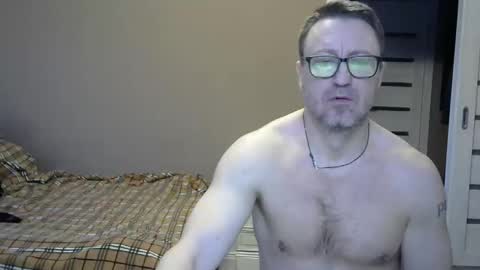 Snapshot of harrysnake chatting on 12.16.24 HarrySnake online show from 12.16.24