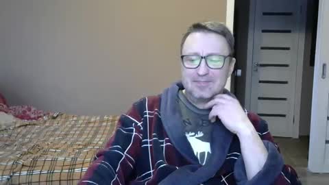 Snapshot of harrysnake chatting on 12.22.24 HarrySnake online show from 12.22.24