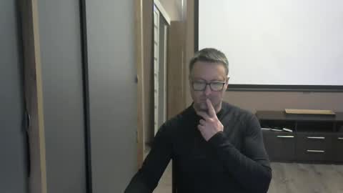 Snapshot of harrysnake chatting on 10.05.25 HarrySnake online show from 10.05.25