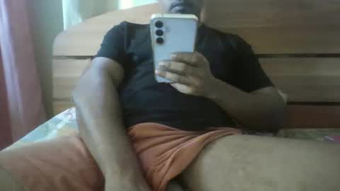 Snapshot of hash9312 chatting on 02.02.25 Luwi online show from 02.02.25