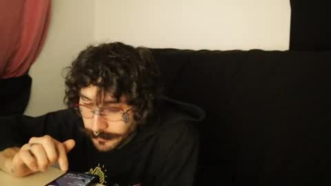 Snapshot of hatsumotokyoto chatting on 01.28.25 More content   2   online show from 01.28.25