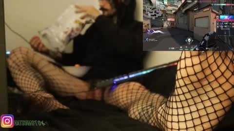 Snapshot of hatsumotokyoto chatting on 02.01.25 More content   2   online show from 02.01.25