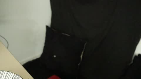 Snapshot of hatsumotokyoto chatting on 02.05.25 More content   2   online show from 02.05.25