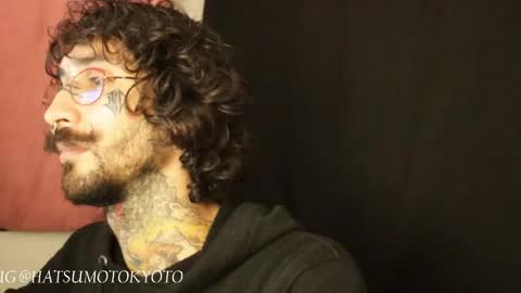 Snapshot of hatsumotokyoto chatting on 02.16.25 More content   2   online show from 02.16.25