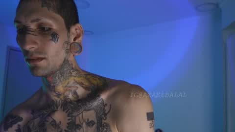 Snapshot of hatsumotokyoto chatting on 09.27.25 More content   2   online show from 09.27.25