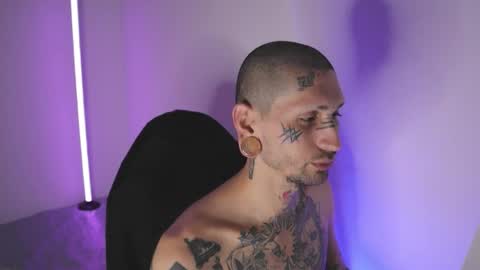 Snapshot of hatsumotokyoto chatting on 02.05.26 More content 2 online show from 02.05.26