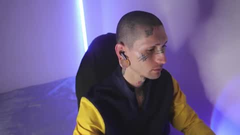 Snapshot of hatsumotokyoto chatting on 02.08.26 More content 2 online show from 02.08.26