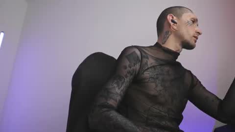 Snapshot of hatsumotokyoto chatting on 02.10.26 More content 2 online show from 02.10.26