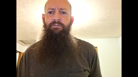 Snapshot of hawktalon007 chatting on 10.04.25 Robert online show from 10.04.25