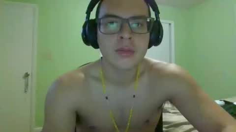 Snapshot of hazehorizon48 chatting on 11.21.25 hazehorizon48 online show from 11.21.25