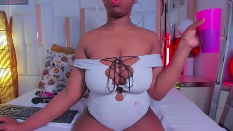 Snapshot of hazel_lanee chatting on 06.01.26 hazel_lanee online show from 06.01.26
