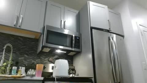 Hazel online show from 01.03.25