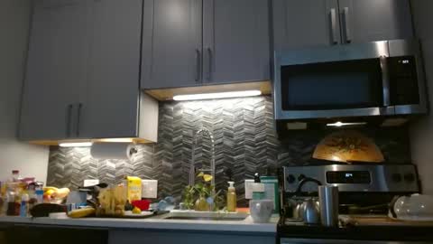 Hazel online show from 02.02.25