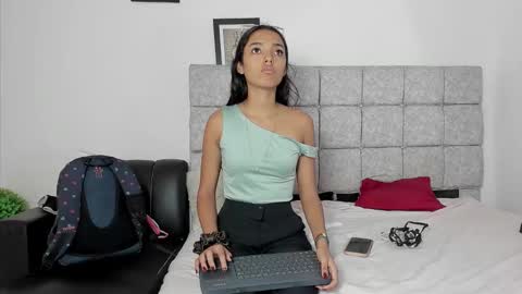 hazel_slim_ online show from 02.09.26