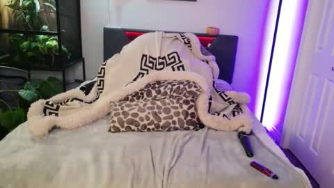 Hazeleo online show from 03.17.26