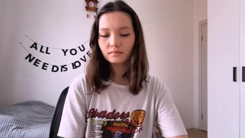 Snapshot of hazelhartshorn chatting on 04.27.26 Kira online show from 04.27.26