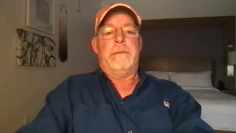 Snapshot of hdeuce22 chatting on 02.19.25 Hdeuce22 online show from 02.19.25