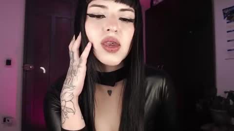 HEATHER DEMONZX   Please help me to reach 100 thumbs up online show from 07.29.26
