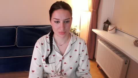 Snapshot of heaven_chloe chatting on 12.01.24 Heaven girl online show from 12.01.24