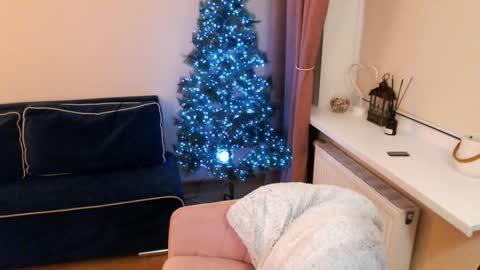 Snapshot of heaven_chloe chatting on 12.11.24 Heaven girl online show from 12.11.24