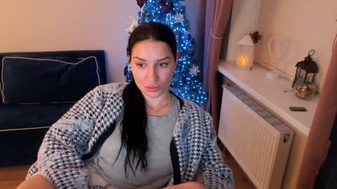 Snapshot of heaven_chloe chatting on 01.05.25 Heaven girl online show from 01.05.25