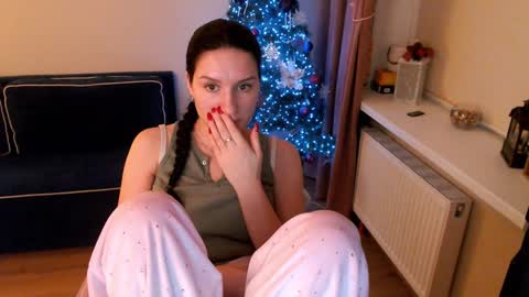 Snapshot of heaven_chloe chatting on 01.23.25 Heaven girl online show from 01.23.25