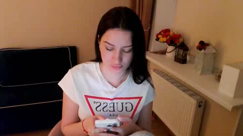 Snapshot of heaven_chloe chatting on 03.11.25 Heaven girl online show from 03.11.25