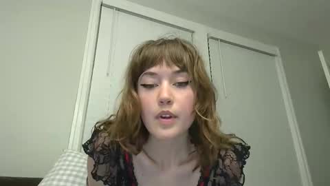 Snapshot of heavenlysiren chatting on 04.10.26 heavenlysiren online show from 04.10.26