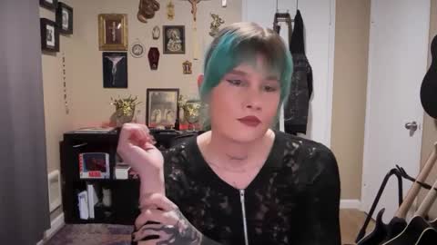 Snapshot of heavensentttt chatting on 12.02.24 Saoirse online show from 12.02.24